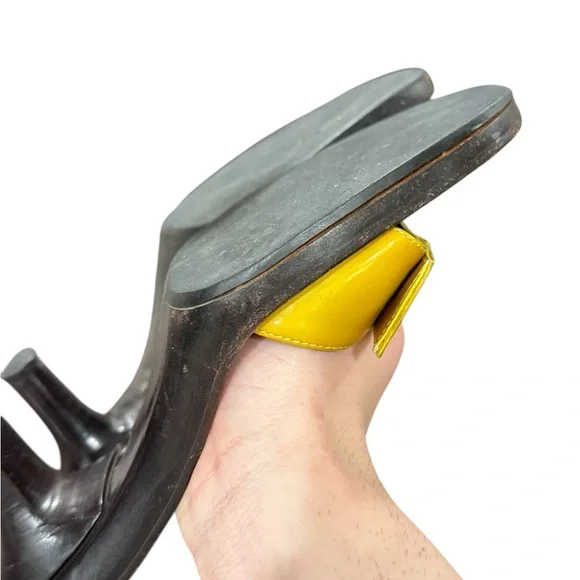 Vintage Gucci Tom Ford Era Patent Leather Heels Logo Yellow Leather Size 8 US - Picture 9 of 11
